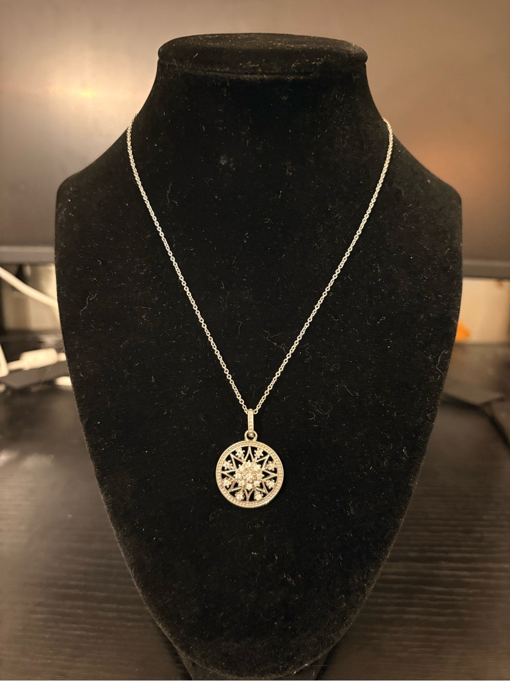 Vintage Avon Silver Round Star Charm Pendant Chain Necklace 16”, 3” Extender